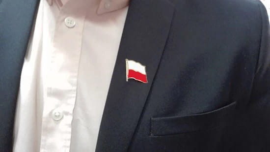 przypinka biało czerwona