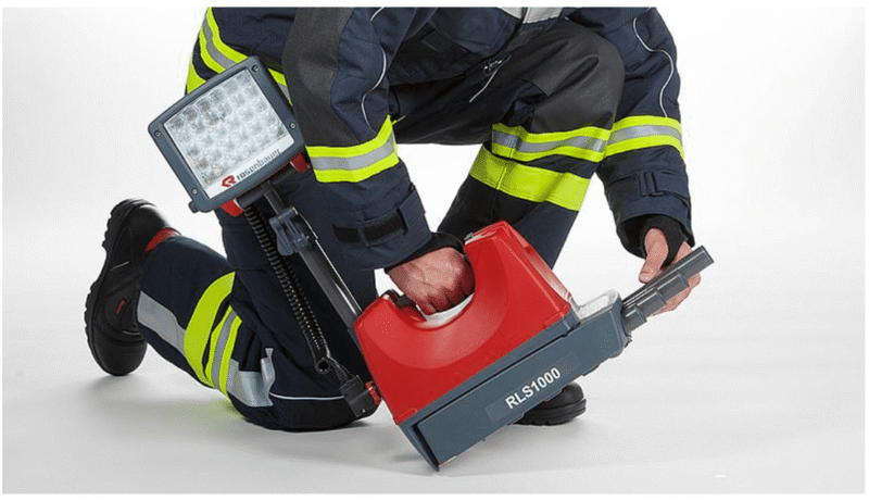 RLS 1000 3 Przenośny, akumulatorowy system oświetleniowy - RLS 1000