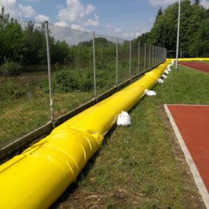 Zapora_przeciwpowodziowa_3-opt Polietylenowe zapory przeciwpowodziowe