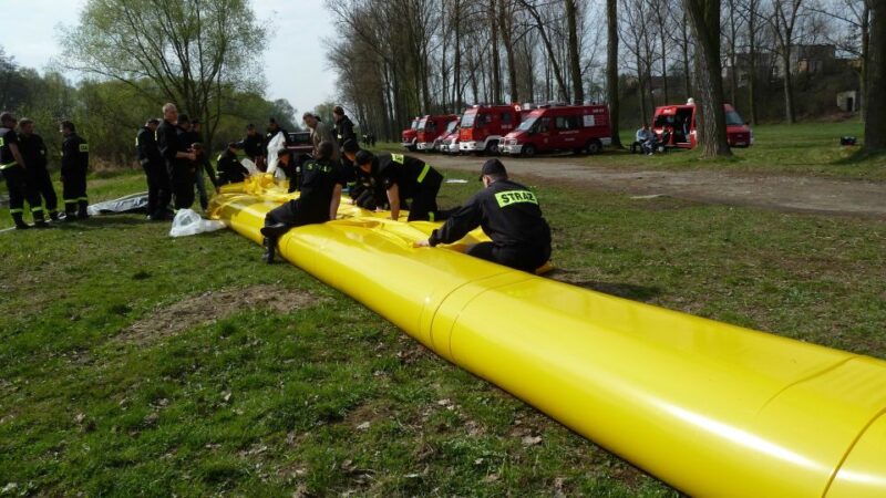 Zapora_przeciwpowodziowa_4-opt Polietylenowe zapory przeciwpowodziowe