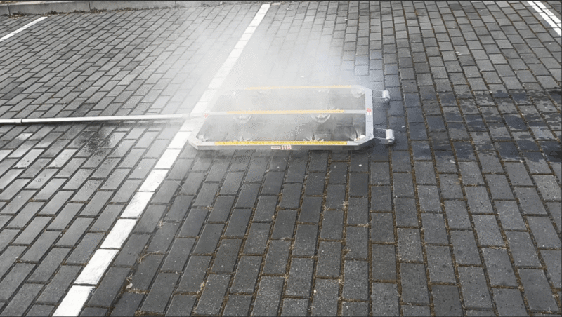 Platforma gaśnicza do samochodów elektrycznych