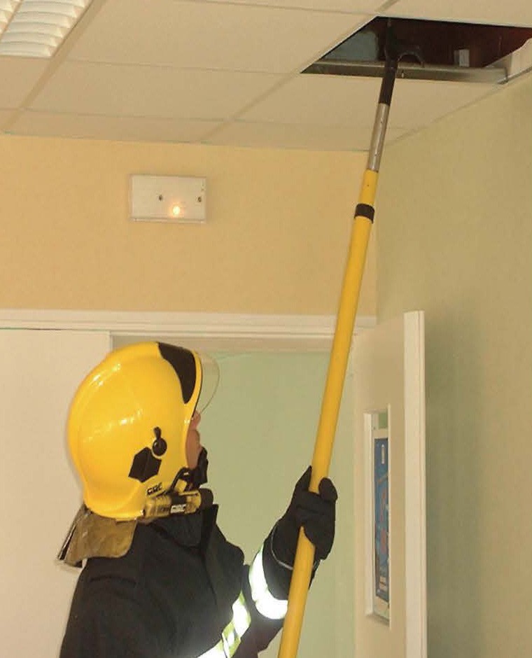 Bosak teleskopowy dielektryczny