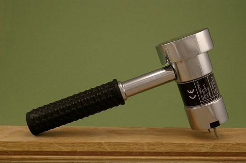 hit3_en1 Wilgotnościomierz do drewna HIT-3 z walizką