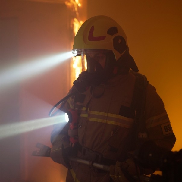 phh0235c Latarka kątowa M-FIRE GUARDIAN ładowalna